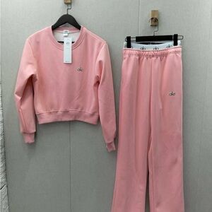 Alo Pink Sweatshirt and Sweatpants Set. NWT.